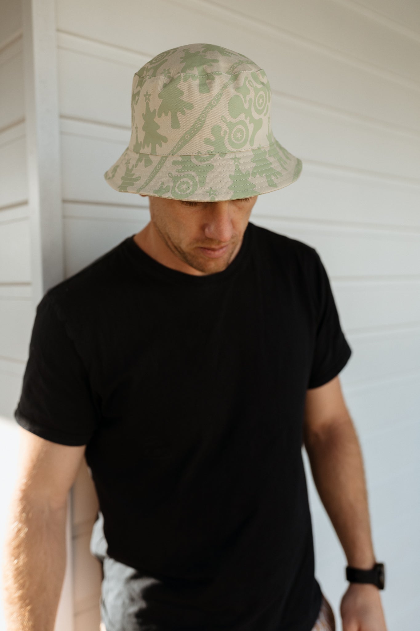 TIS THE SEASON BUCKET HAT