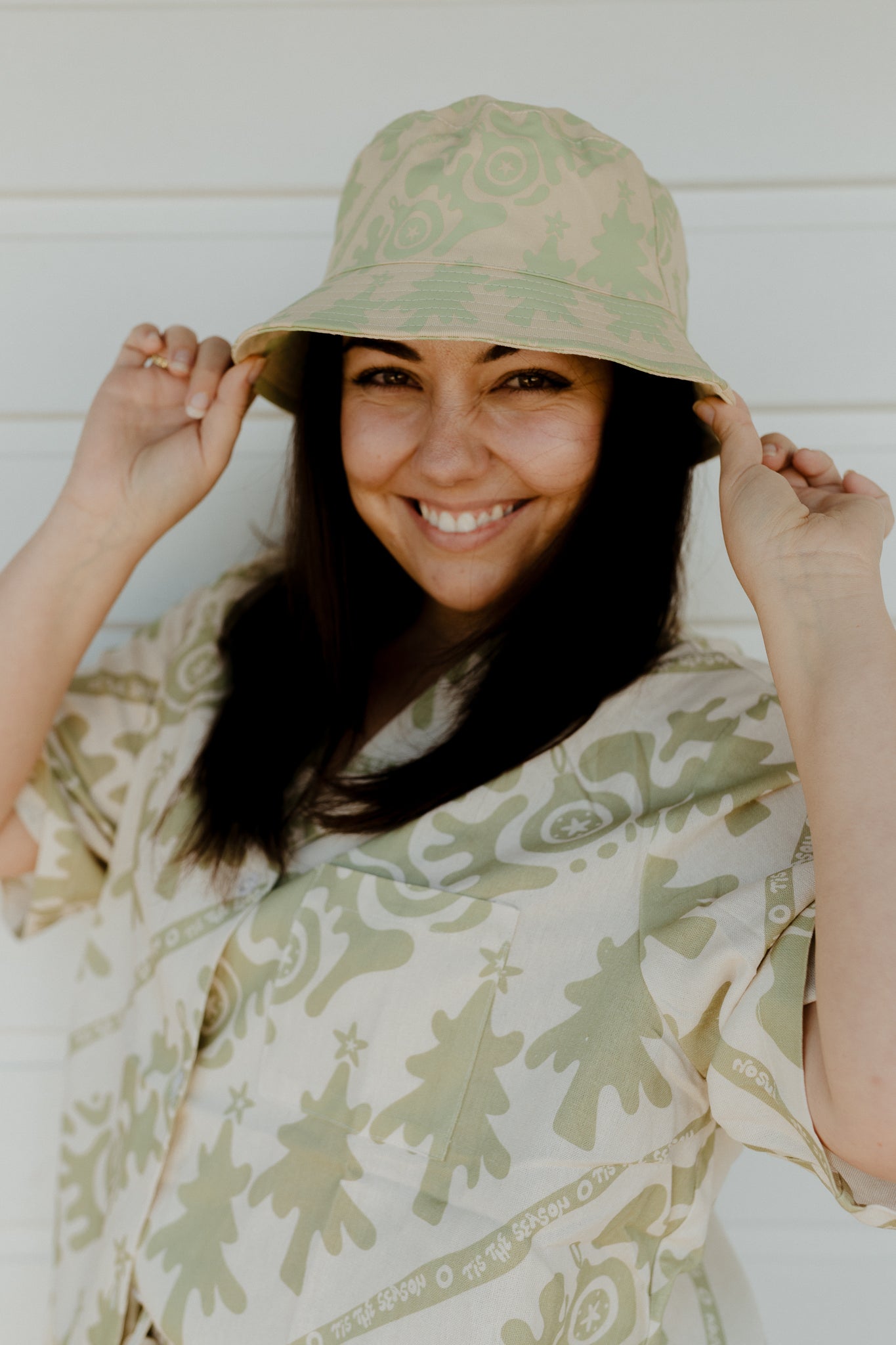 TIS THE SEASON BUCKET HAT