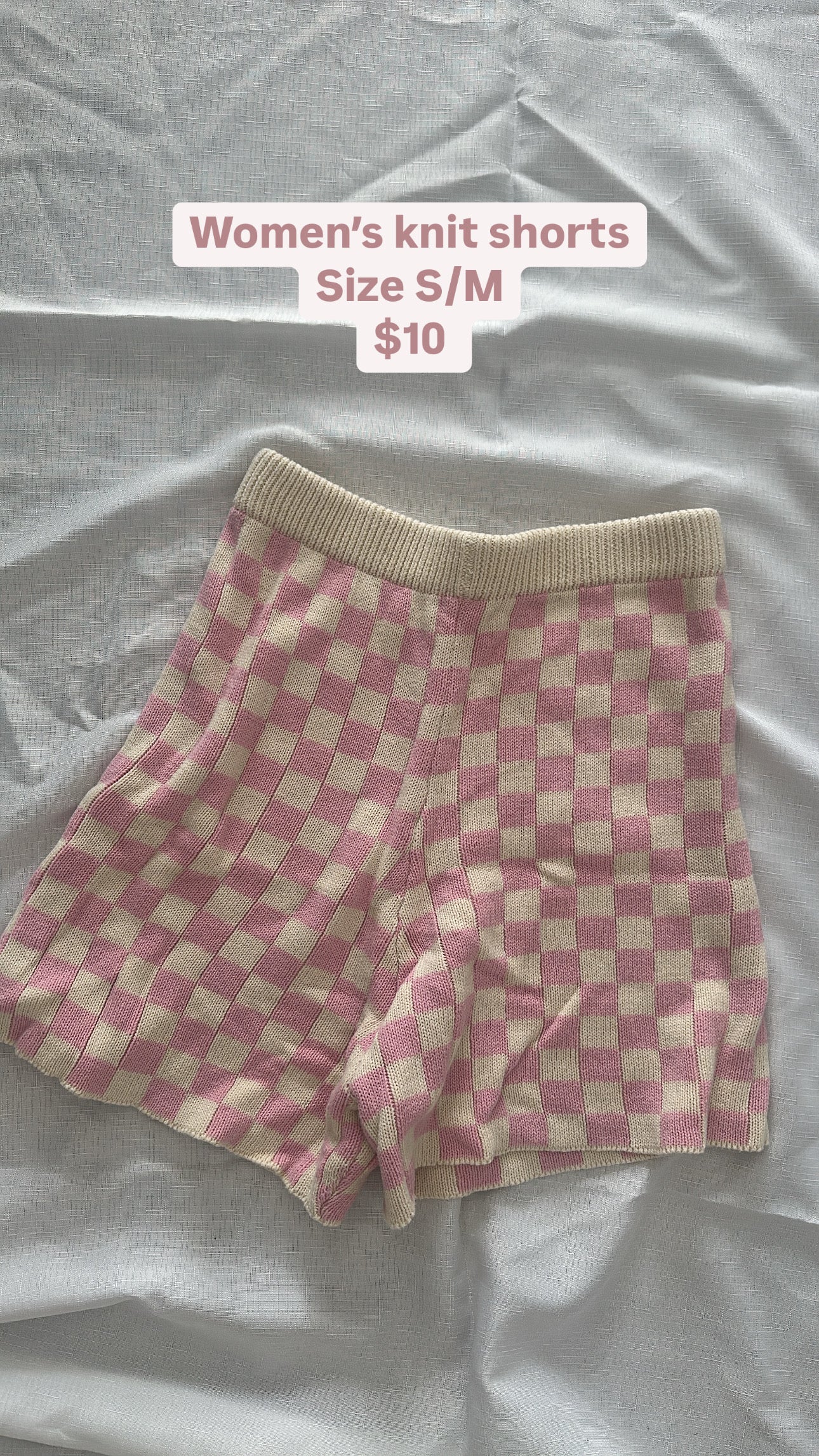 WOMENS KNIT SHORT SIZE SMALL